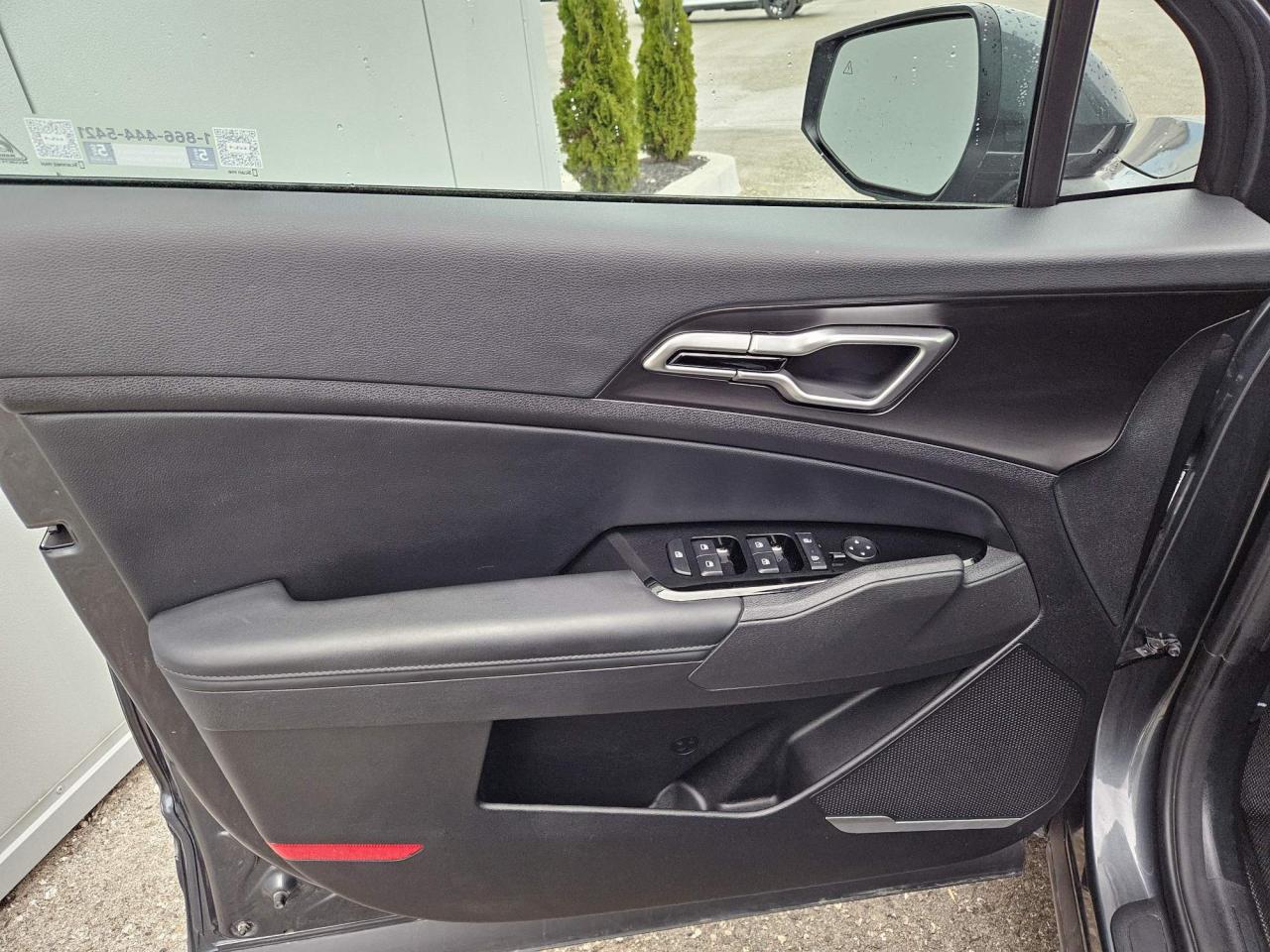 2025 Kia Sportage EX One Owner | AWD | Leather | Navigation | Sunroof | 18" Wheels Photo