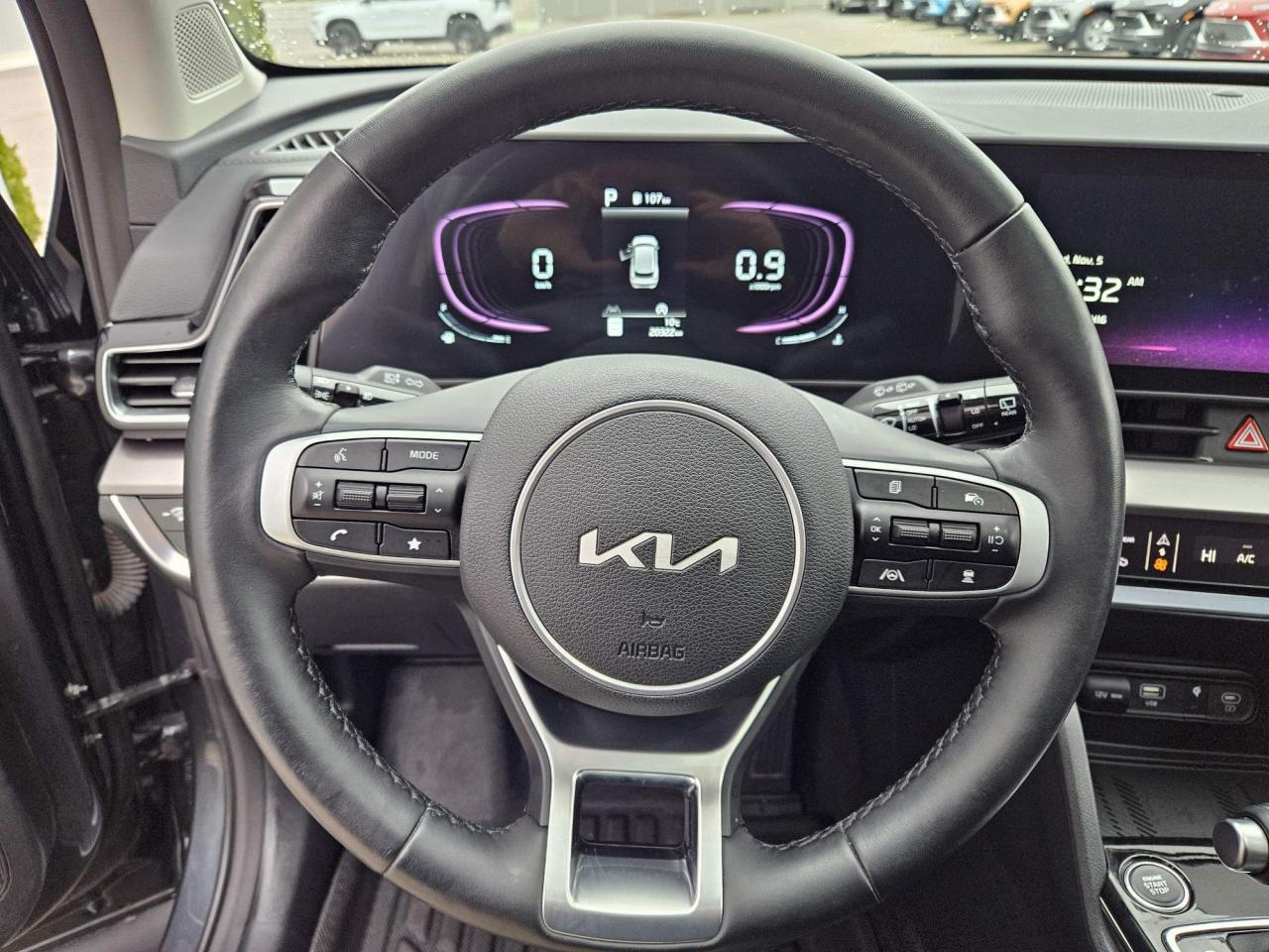 2025 Kia Sportage EX One Owner | AWD | Leather | Navigation | Sunroof | 18" Wheels Photo