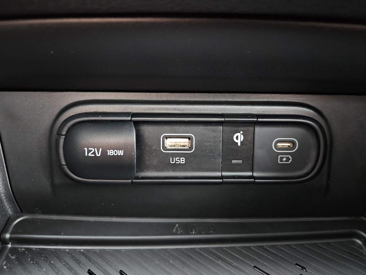 2025 Kia Sportage EX One Owner | AWD | Leather | Navigation | Sunroof | 18" Wheels Photo