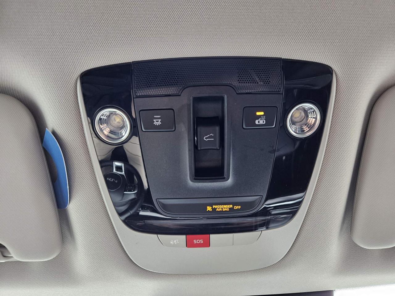 2025 Kia Sportage EX One Owner | AWD | Leather | Navigation | Sunroof | 18" Wheels Photo