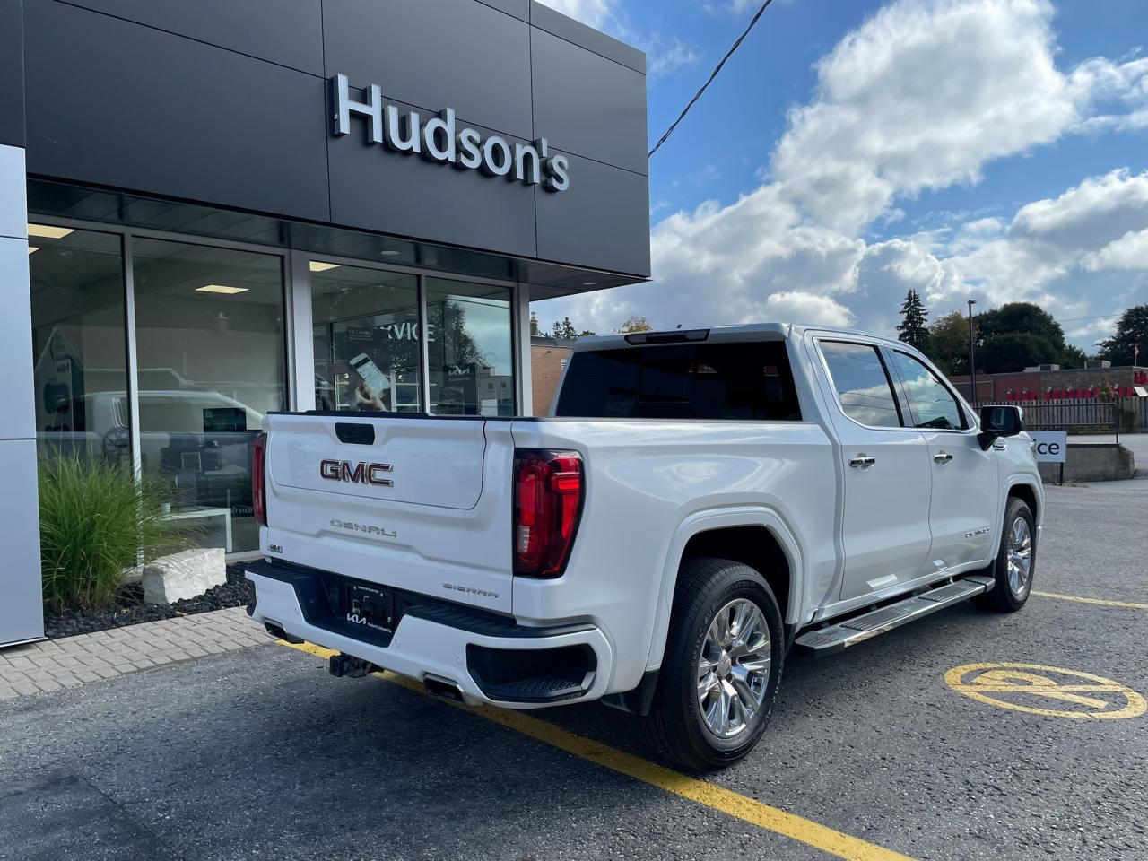 2021 GMC Sierra 1500 Denali HAL Certified | One Owner | Crew | Leather | Navigation | Sunroof | 20" Wheels Photo4