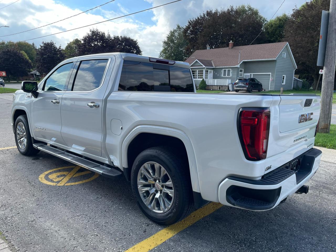 2021 GMC Sierra 1500 Denali HAL Certified | One Owner | Crew | Leather | Navigation | Sunroof | 20" Wheels Photo