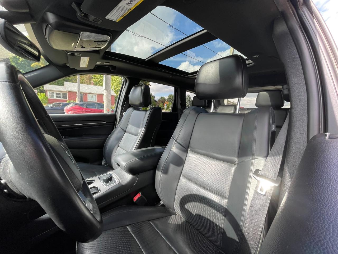 2019 Jeep Grand Cherokee Overland HAL Certified | One Owner | High Altitude | AWD | Leather | Navigation | Sunroof | 20" Wheels Photo