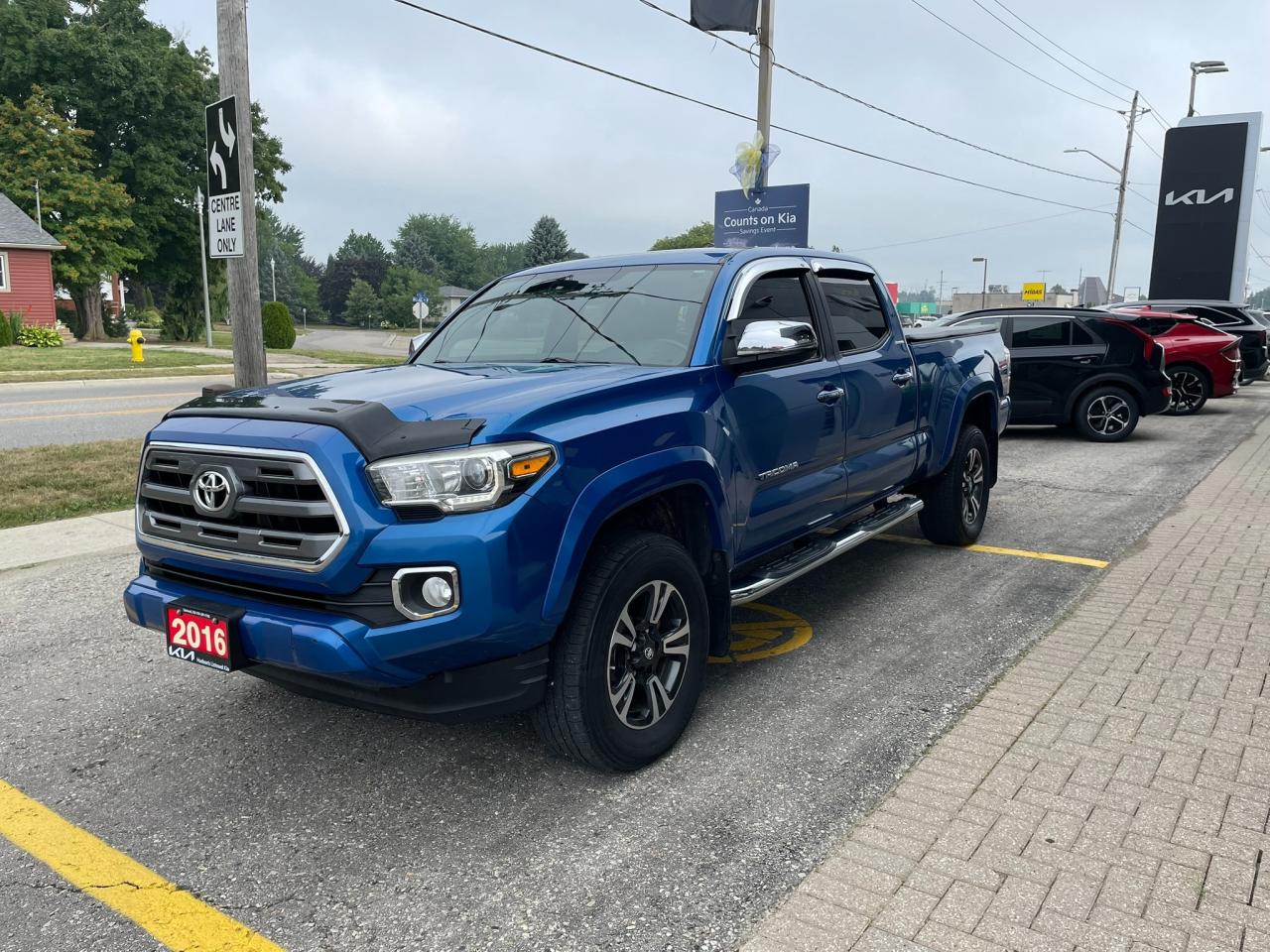 2016 Toyota Tacoma Limited HAL Certified | One Owner! | LIMITED | Double Cab | Leather | Navigation | Sunroof | 17" Wheels Photo3