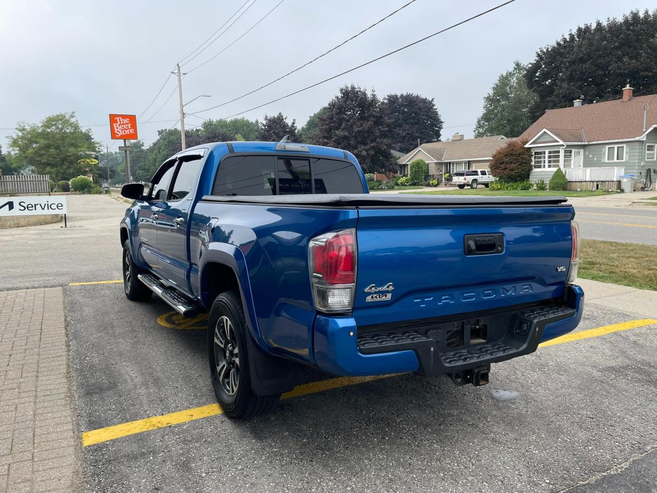 2016 Toyota Tacoma Limited HAL Certified | One Owner! | LIMITED | Double Cab | Leather | Navigation | Sunroof | 17" Wheels Photo