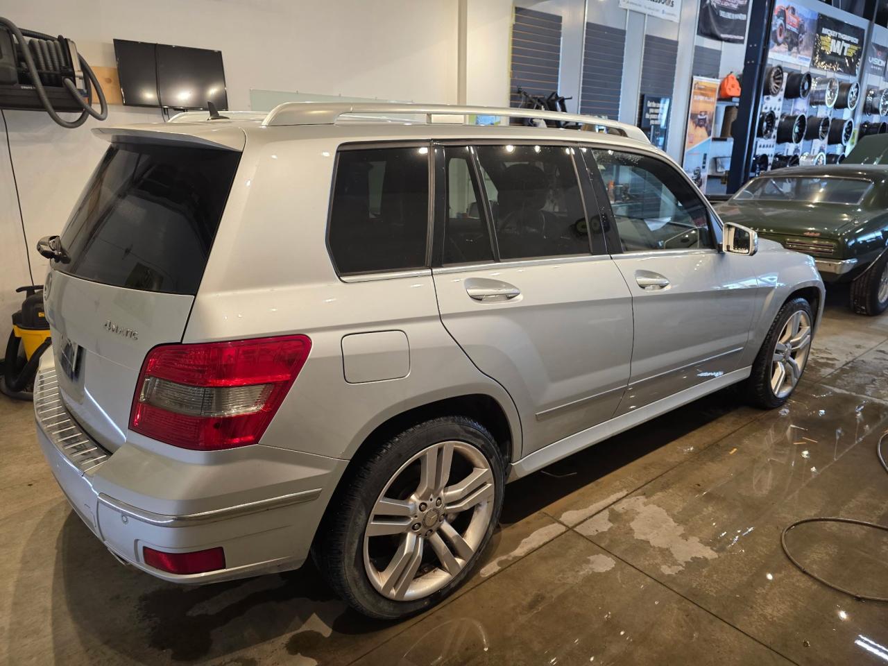 2011 Mercedes-Benz GLK-Class GLK 350 - Photo #4