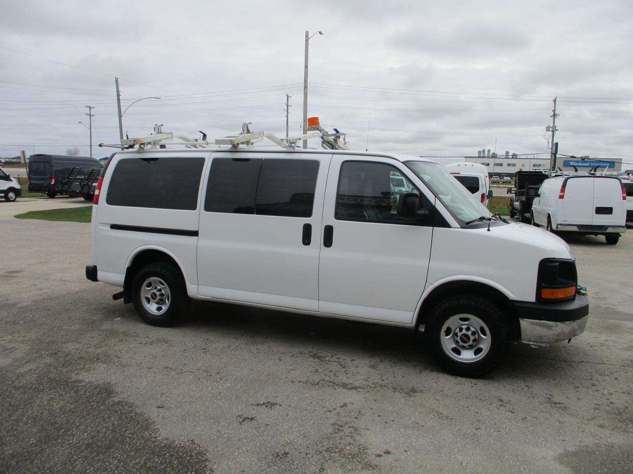 2007 GMC Savana Cargo Van RWD 2500 155" - Photo #4