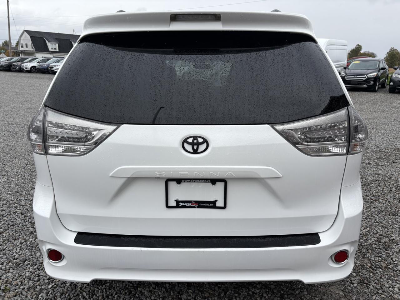 2013 Toyota Sienna SE Photo3