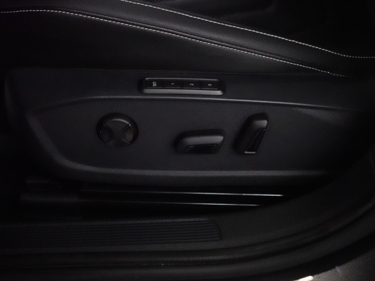 2022 Volkswagen Jetta HIGHLINE | Nav | Leather | Panoroof | DigitalDash Photo