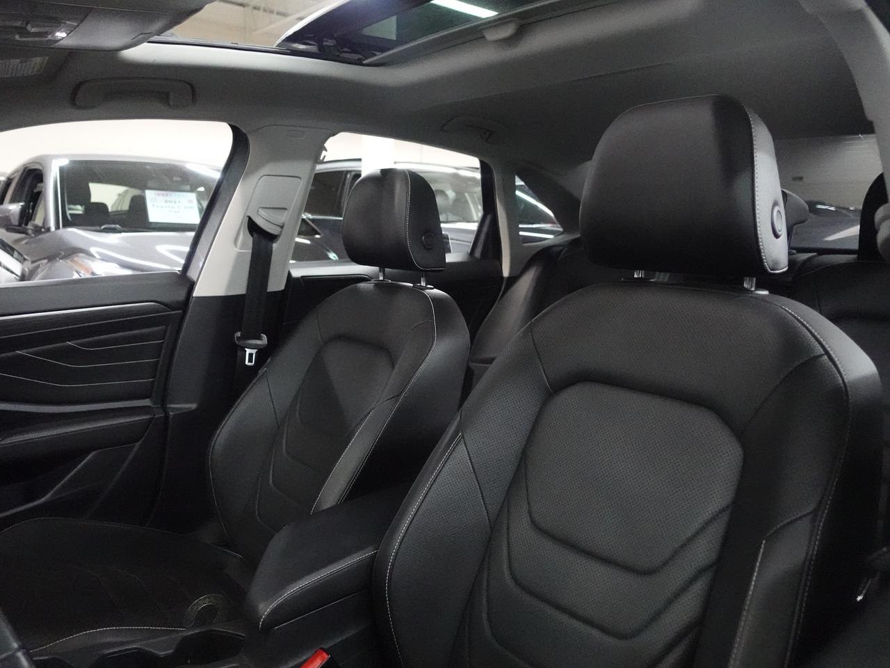 2022 Volkswagen Jetta HIGHLINE | Nav | Leather | Panoroof | DigitalDash Photo
