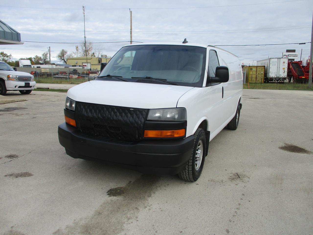 2019 Chevrolet Express Cargo Van RWD 2500 155" - Photo #2