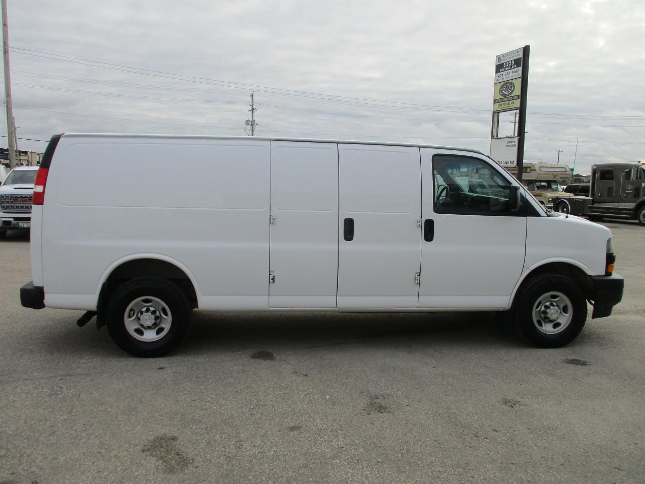 2019 Chevrolet Express Cargo Van RWD 2500 155" - Photo #4