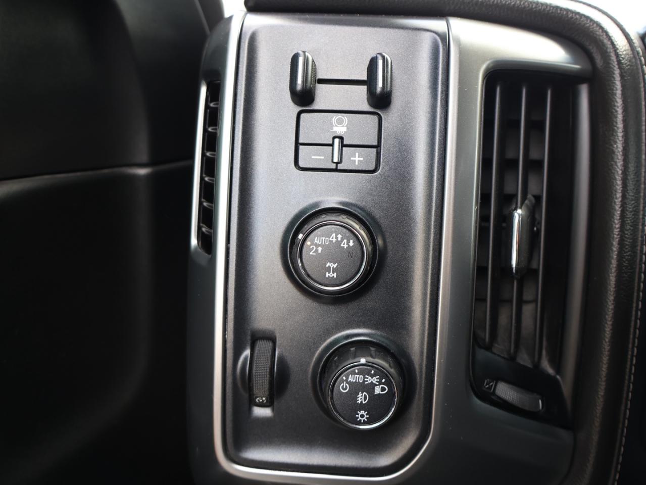 2018 Chevrolet Silverado 1500 V8 LTZ CREW 4WD CERTIFIED CAMERA NAV BLUETOOTH LEATHER HEATED SEATS SUNROOF CRUISE ALLOYS - Photo #31