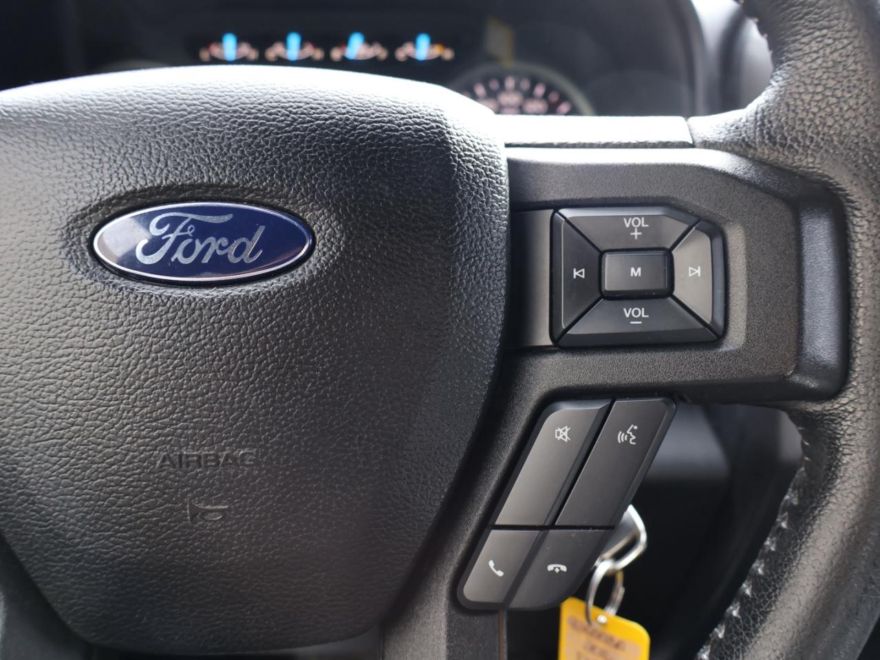 2016 Ford F-150 V8 FX4 CREW 4WD CERTIFIED *ACCIDENT FREE*FORD MAINTAIN* CAMERA NAV BLUETOOTH HEATED SEATS CRUISE ALLOYS - Photo #27