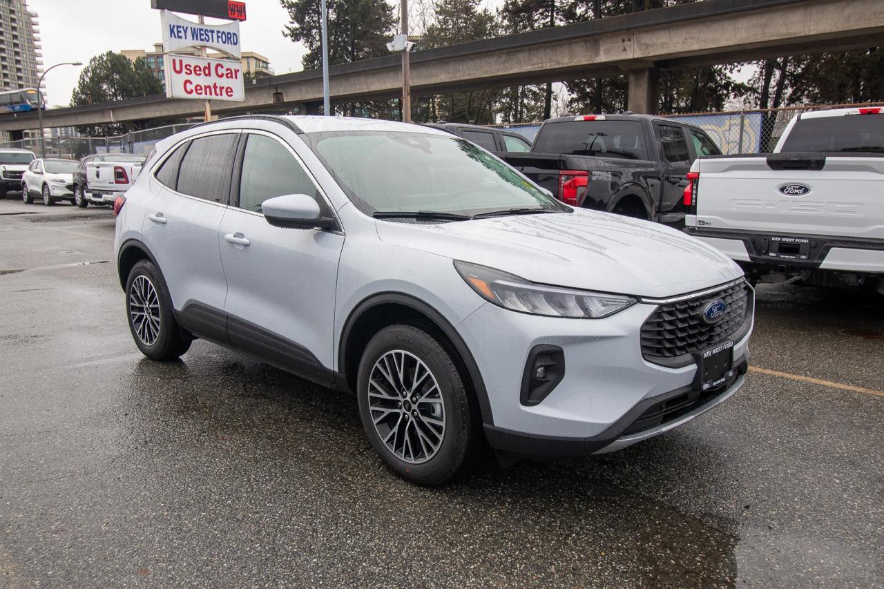 2026 Ford Escape PHEV FWD Hybrid Photo3