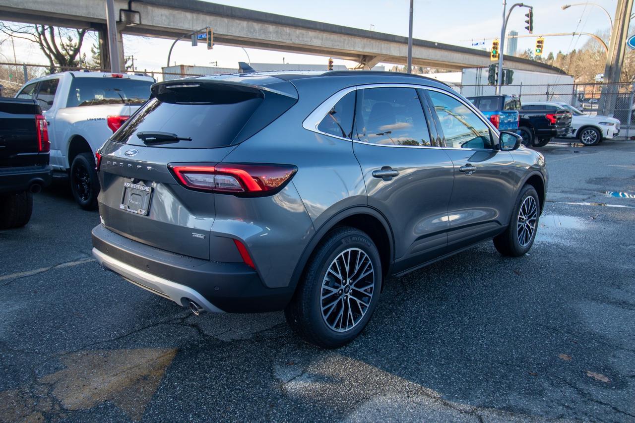 2026 Ford Escape PHEV FWD Hybrid Photo4