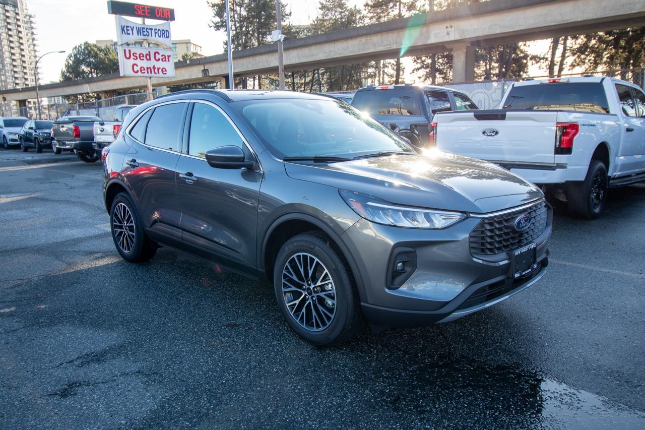 2026 Ford Escape PHEV FWD Hybrid Photo3