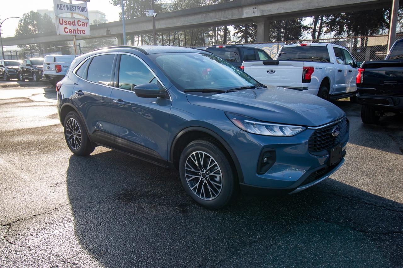 2026 Ford Escape PHEV FWD Hybrid Photo3