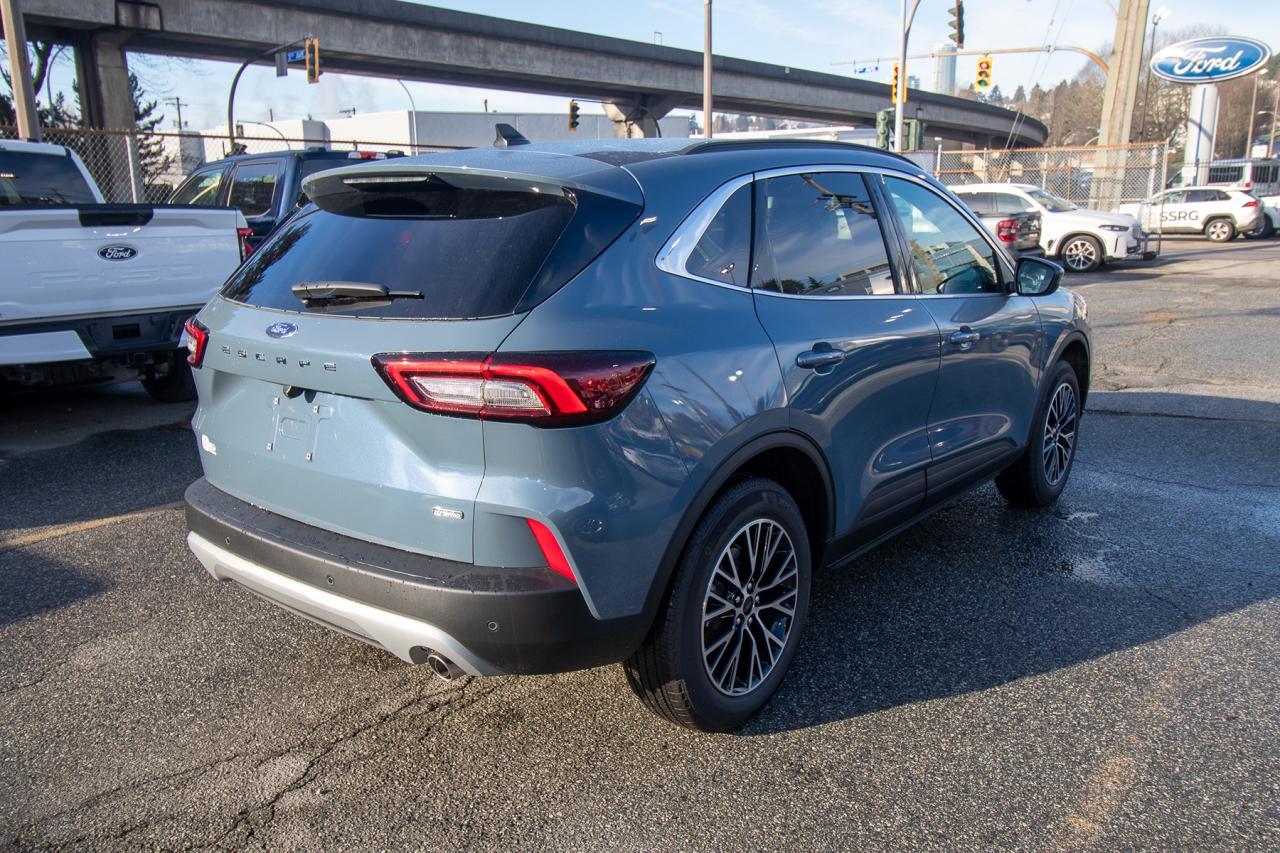 2026 Ford Escape PHEV FWD Hybrid Photo4