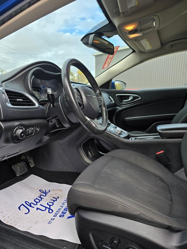 2016 Chrysler 200 4dr Sdn Limited FWD - Photo #13