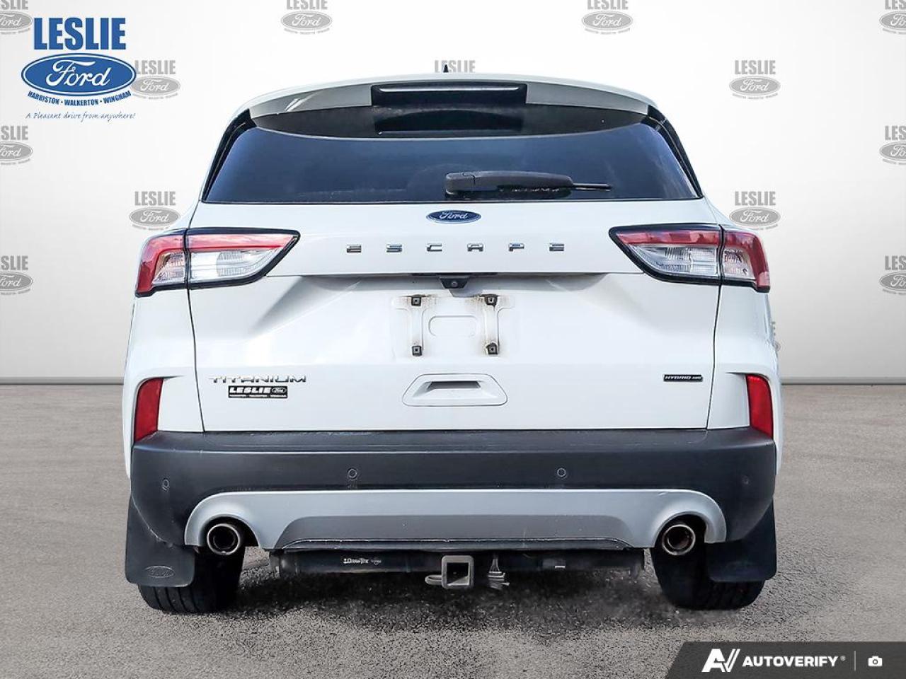 2020 Ford Escape Titanium Hybrid AWD Photo4