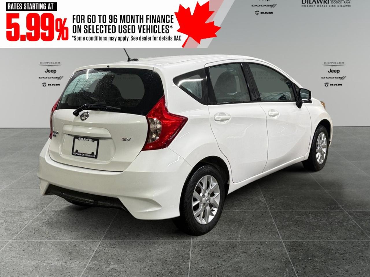 2018 Nissan Versa NOTE SV CVT Photo