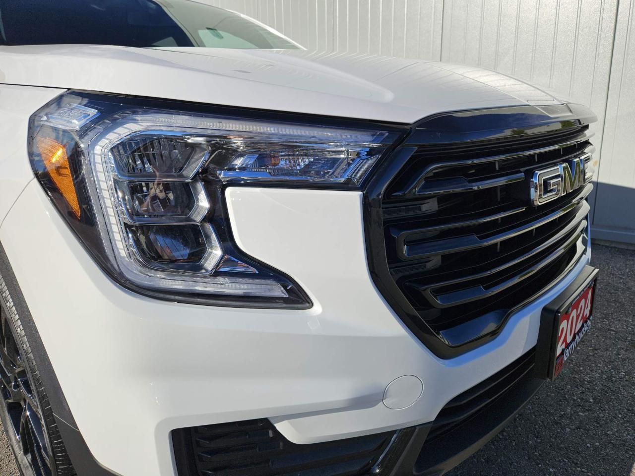 2024 GMC Terrain SLE One Owner | FWD | Elevation | 19" Wheels Photo