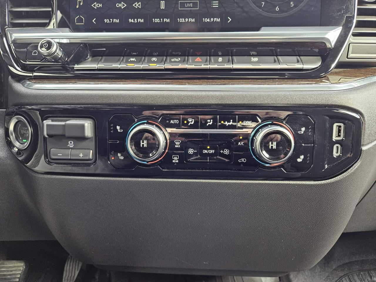 2025 GMC Sierra 1500 Elevation One Owner| Crew | 20" Wheels Photo