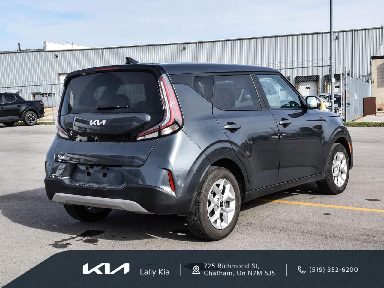 2024 Kia Soul EX New Arrival | Low KMs | Clean CarFax | Heated Seats Photo