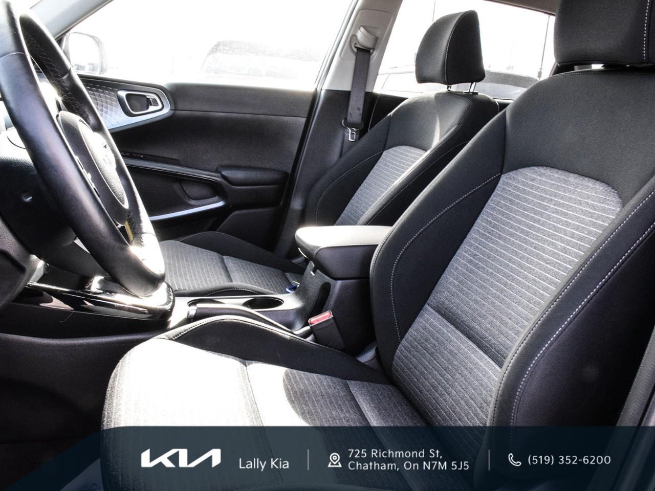 2024 Kia Soul EX New Arrival | Low KMs | Clean CarFax | Heated Seats Photo