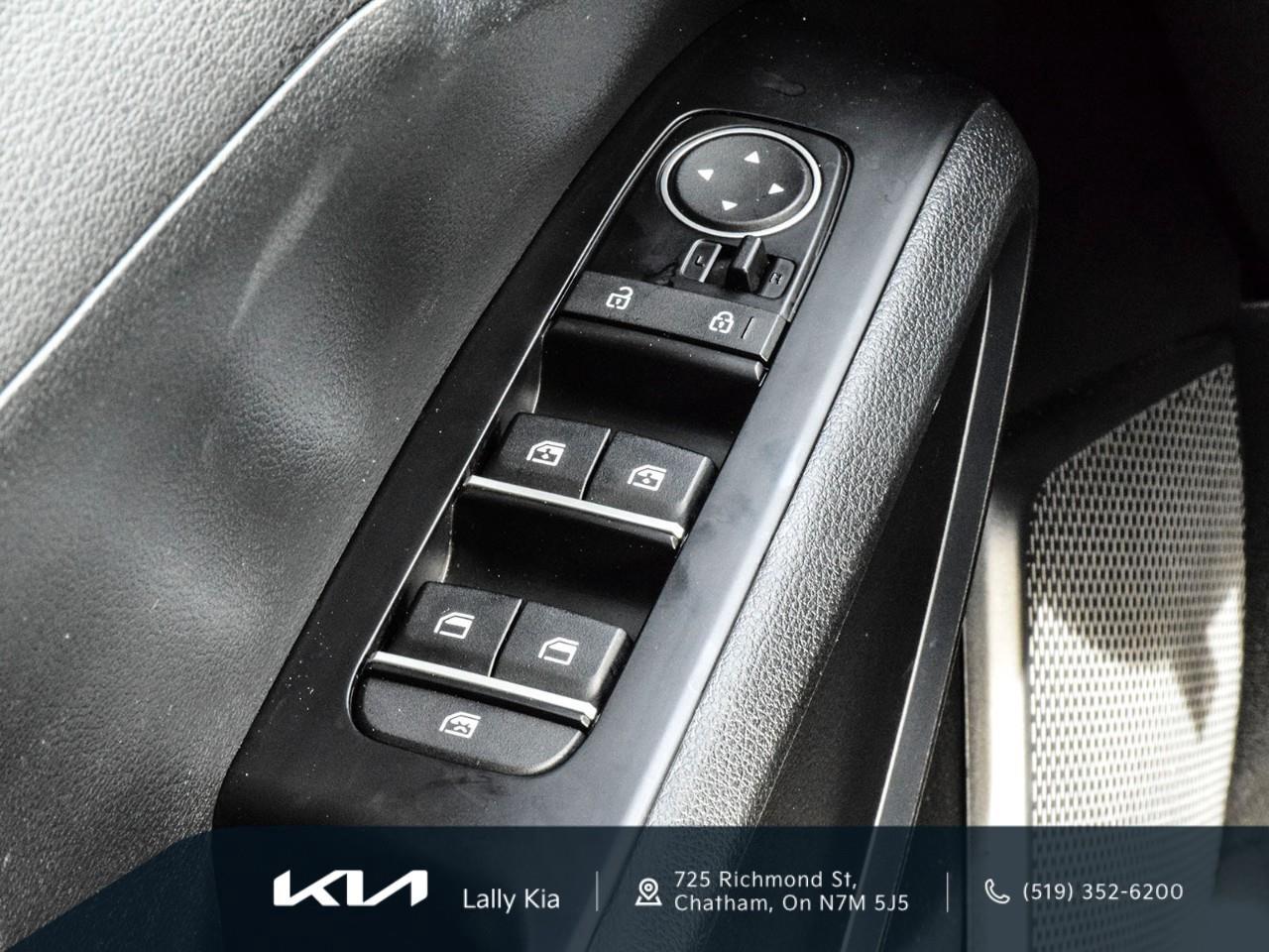 2024 Kia Soul EX New Arrival | Low KMs | Clean CarFax | Heated Seats Photo