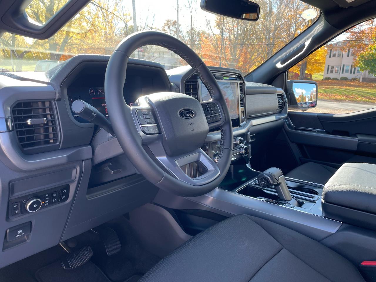 2025 Ford F-150 XLT Photo5