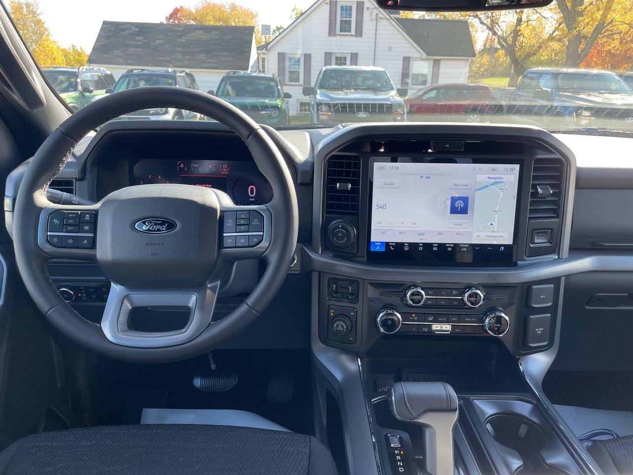 2025 Ford F-150 XLT Photo5