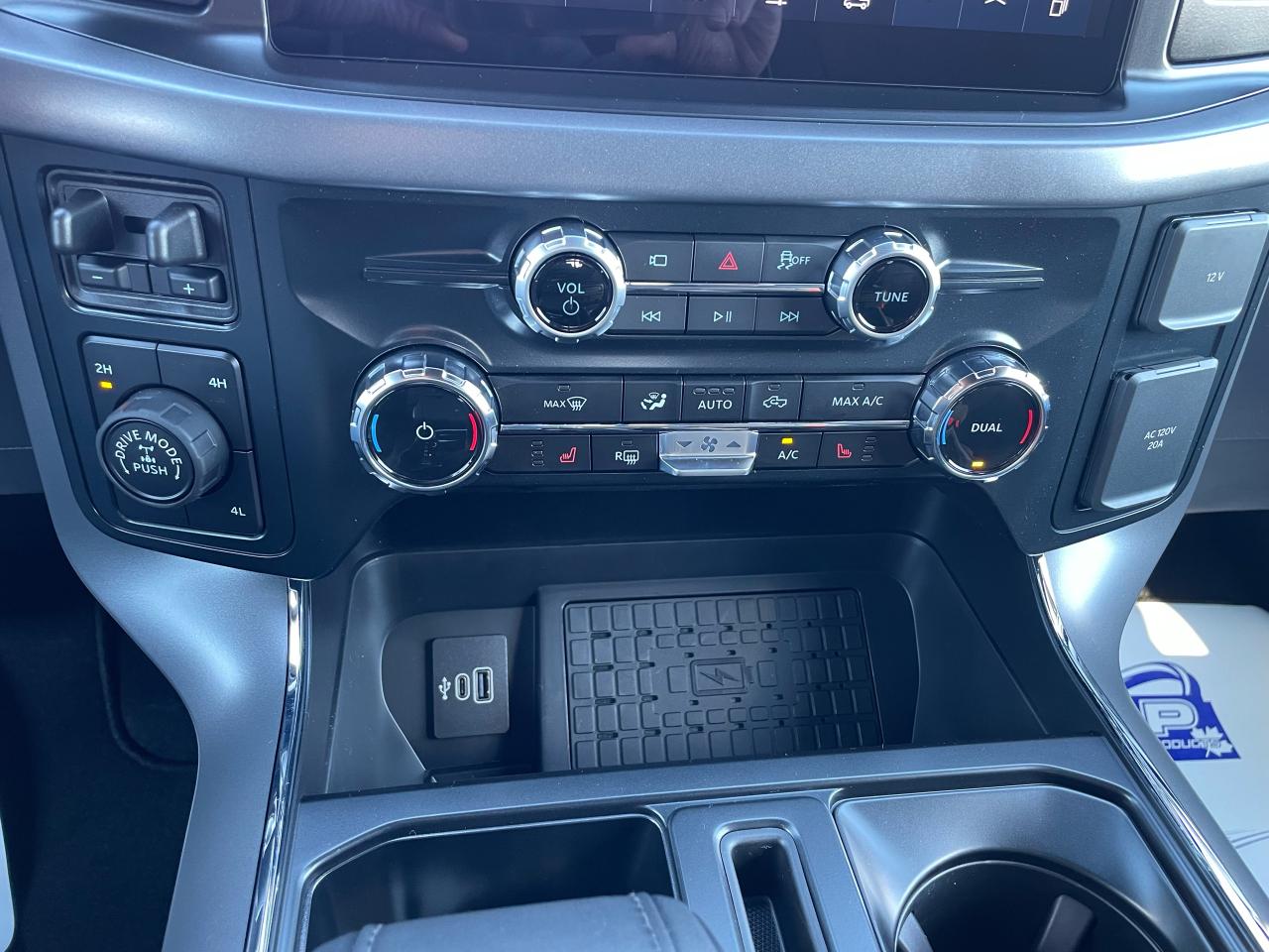2025 Ford F-150 XLT Photo5
