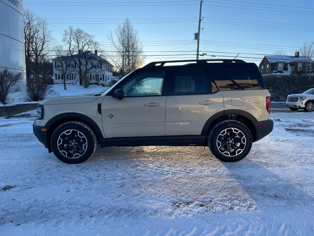 2025 Ford Bronco Sport Outer Banks Photo3