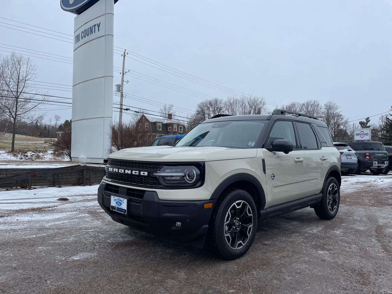 2025 Ford Bronco Sport Outer Banks Photo2