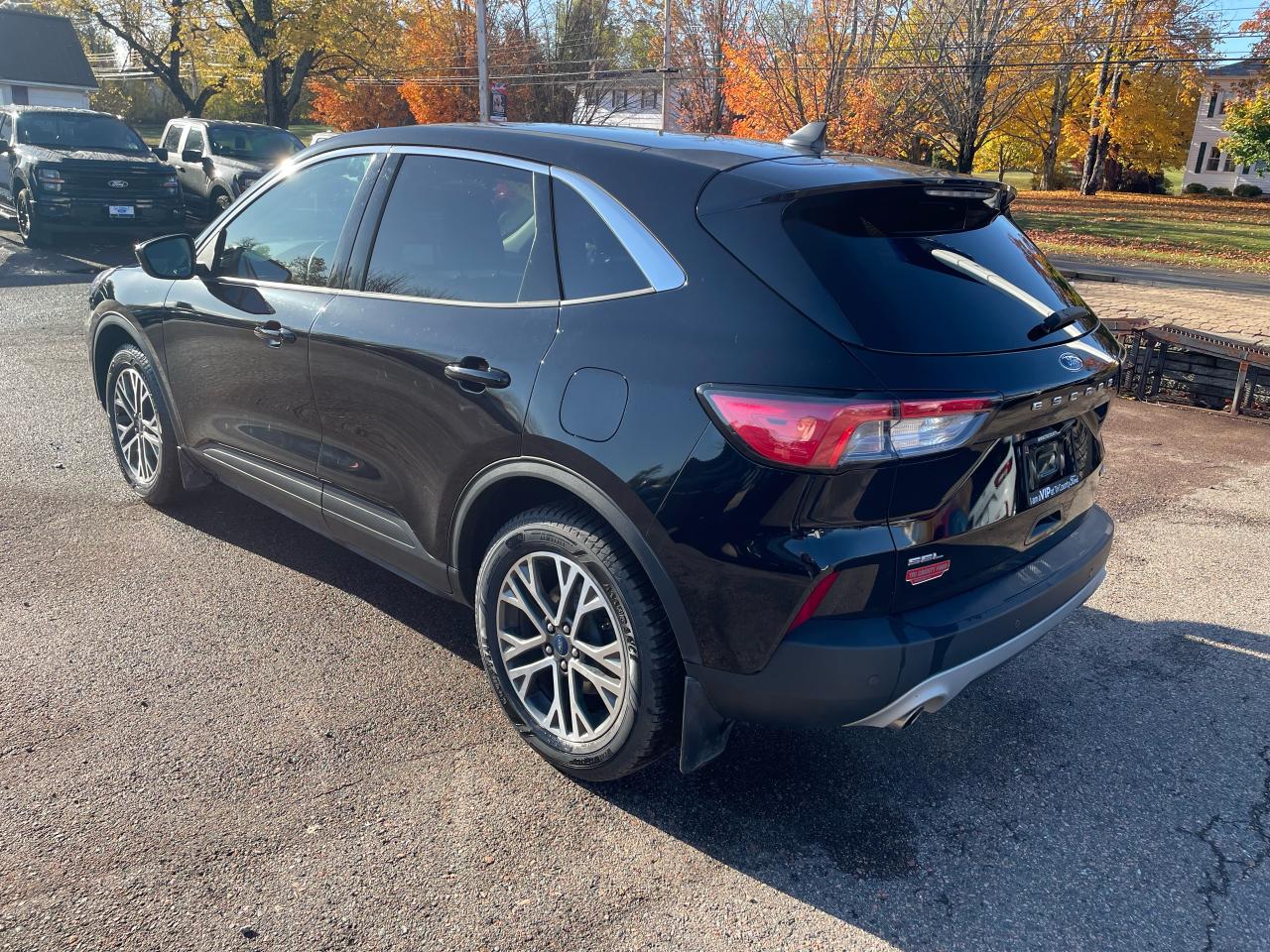 2022 Ford Escape SEL Photo5
