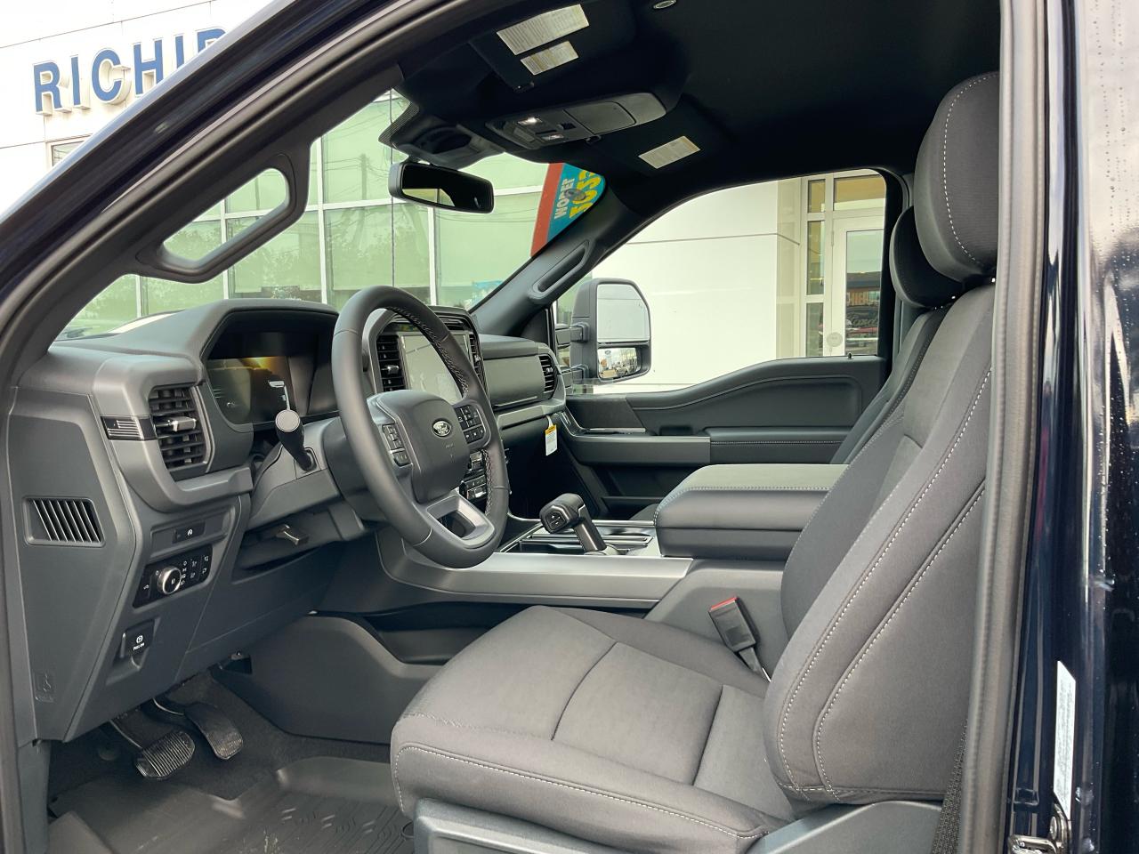 2025 Ford F-150 XLT Photo5