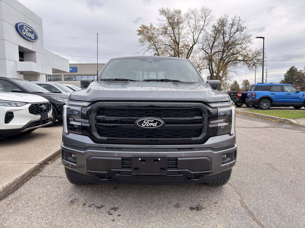 2025 Ford F-150 LARIAT | 5.0L V8 | MOONROOF | BLACK PACK | Photo