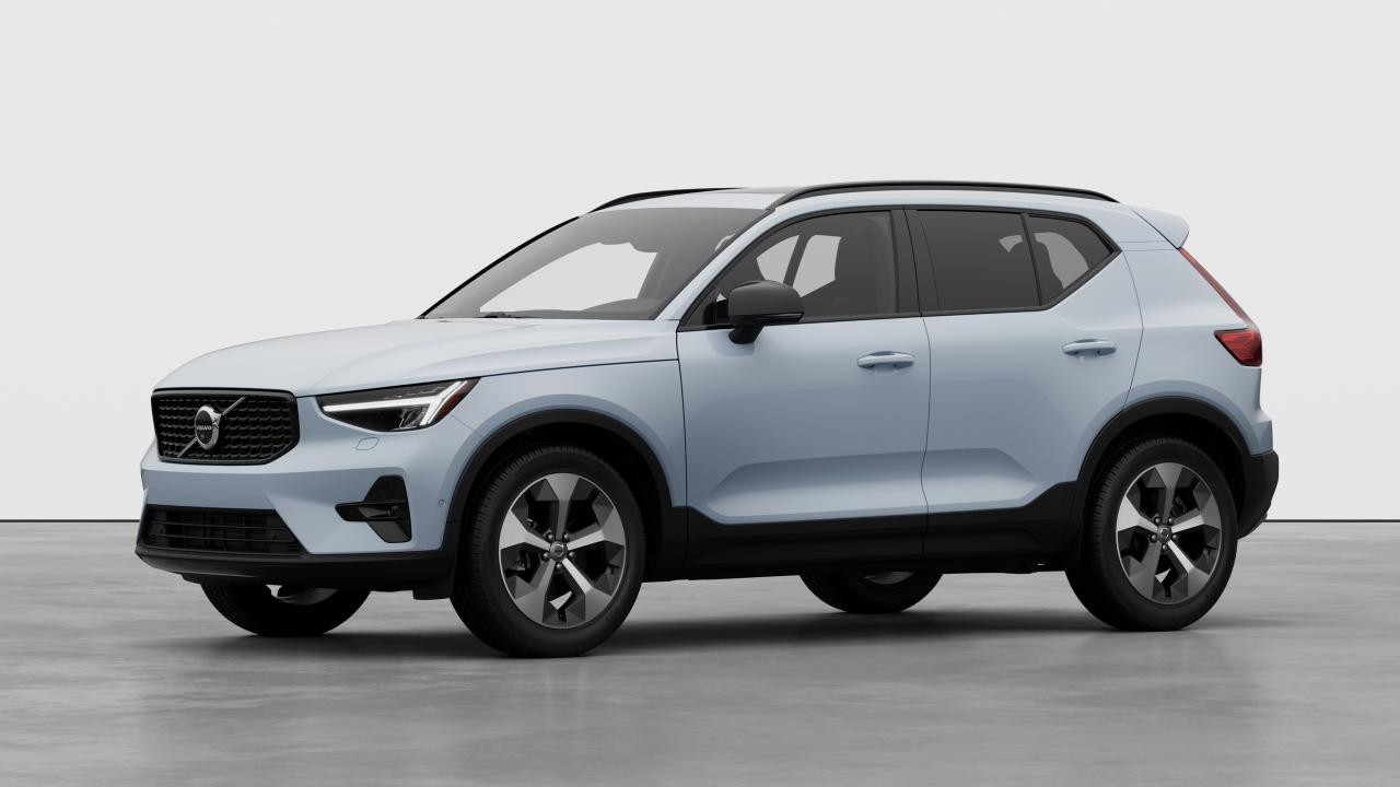 New 2026 Volvo XC40 B5 AWD Plus Dark Theme for sale in North Vancouver, BC