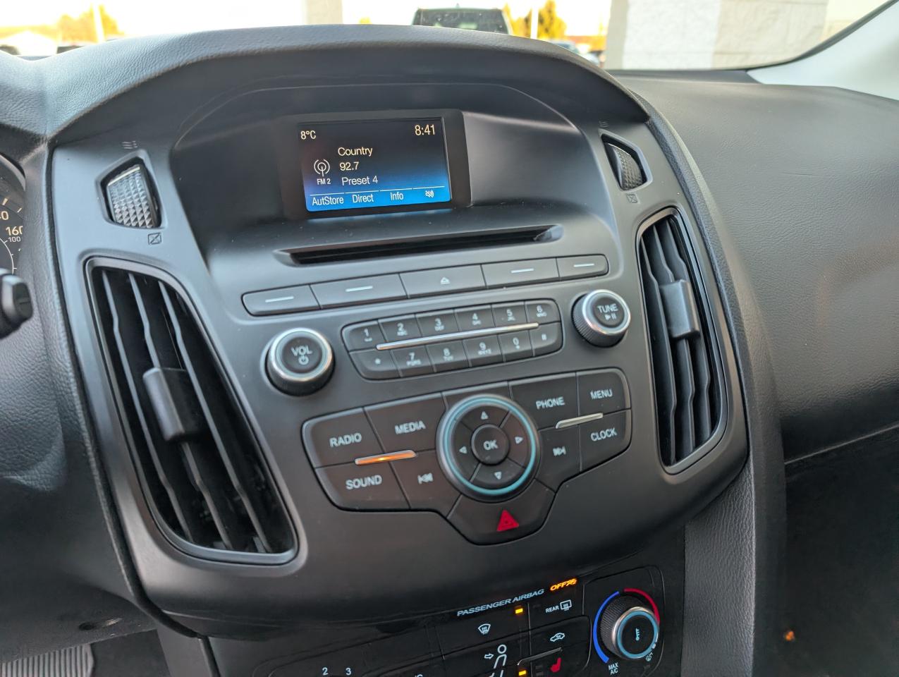 2016 Ford Focus SE Photo