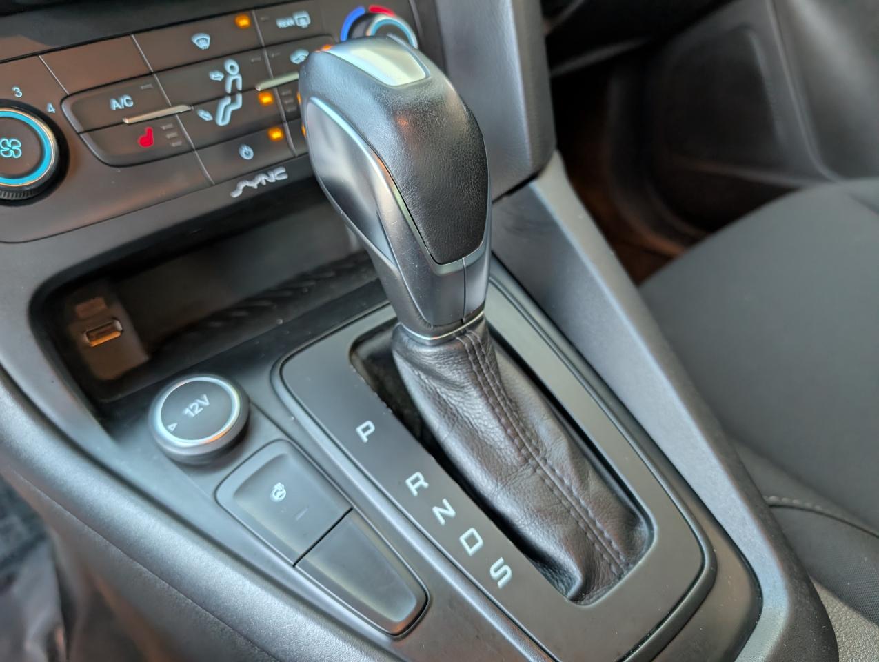 2016 Ford Focus SE Photo