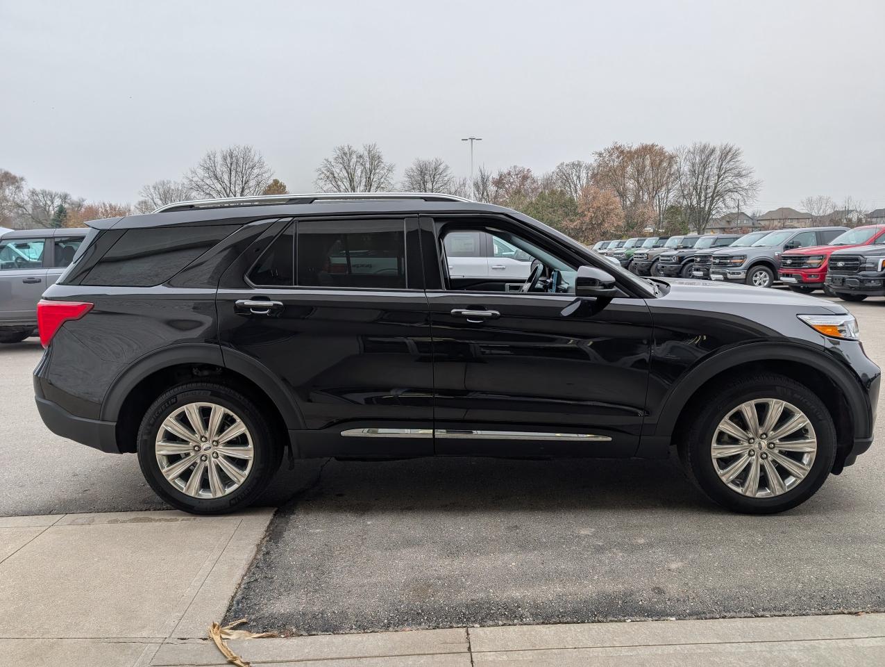2022 Ford Explorer LIMITED Photo