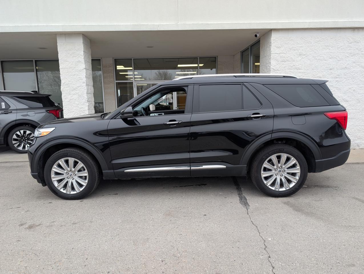 2022 Ford Explorer LIMITED Photo