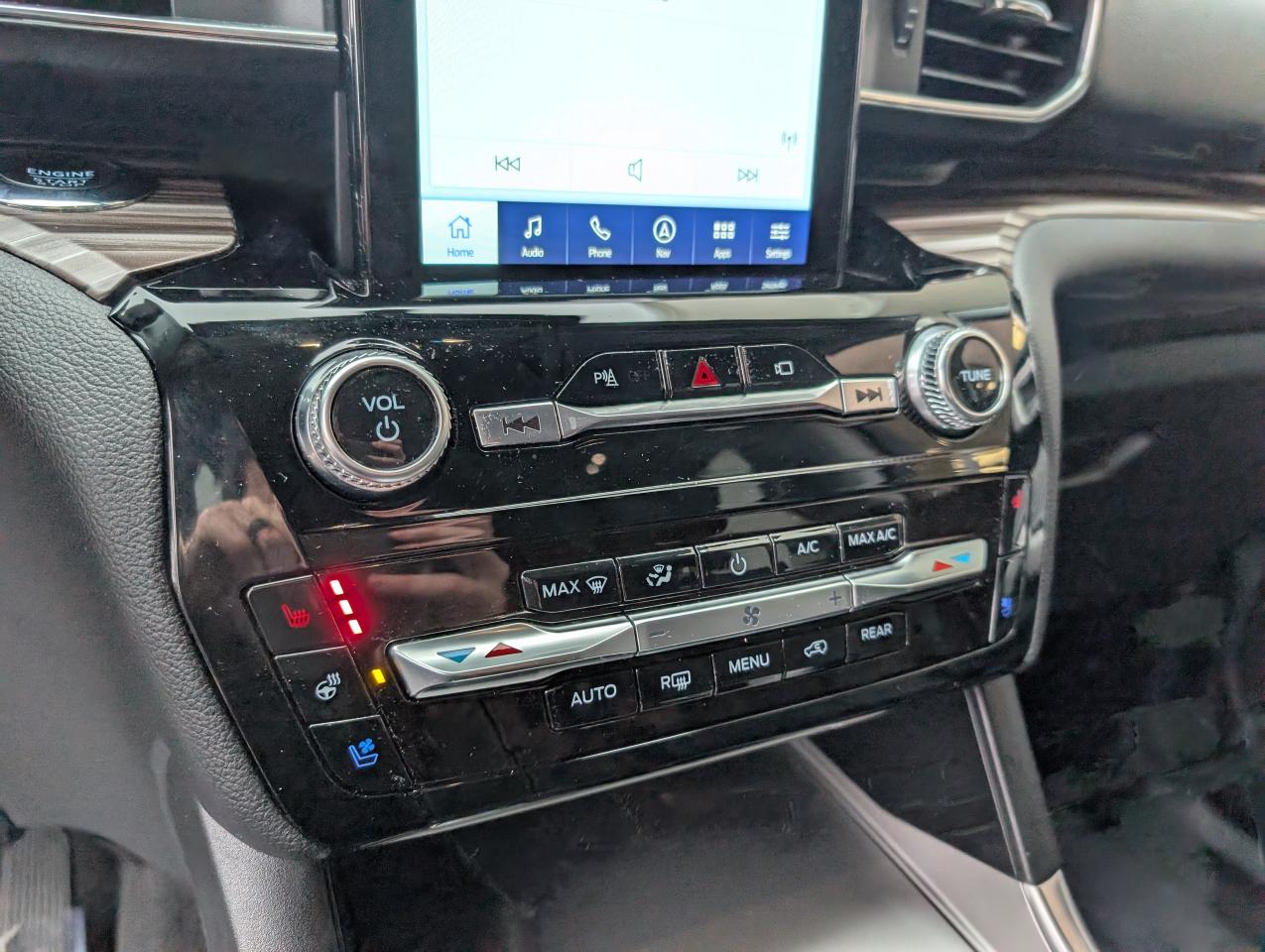 2022 Ford Explorer LIMITED Photo