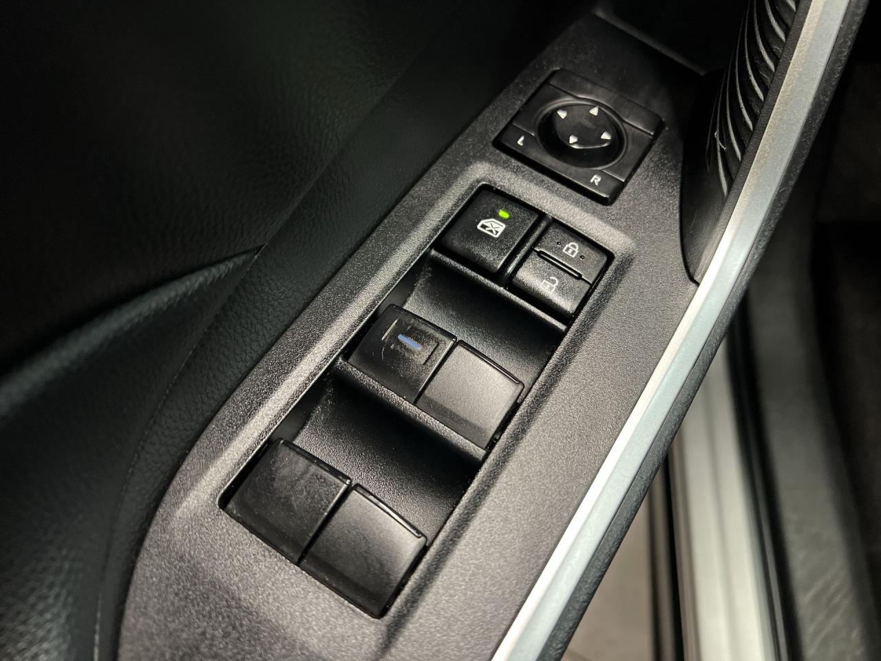 2023 Toyota RAV4 AWD | HEATED SEATS | CARPLAY | ADAPT. CRUISE | A/C Photo