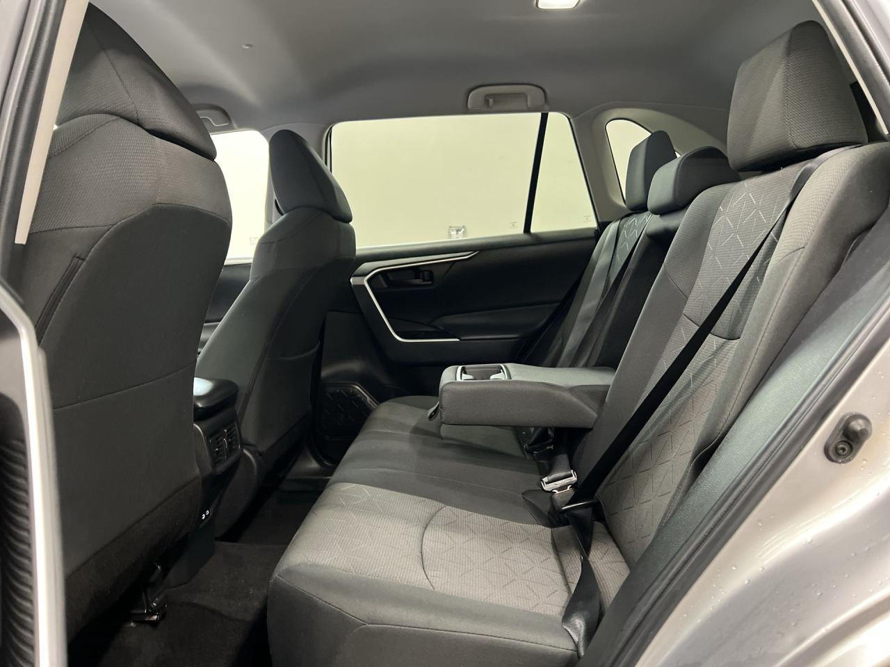 2023 Toyota RAV4 AWD | HEATED SEATS | CARPLAY | ADAPT. CRUISE | A/C Photo