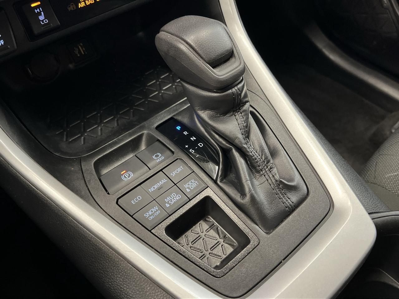 2023 Toyota RAV4 AWD | HEATED SEATS | CARPLAY | ADAPT. CRUISE | A/C Photo