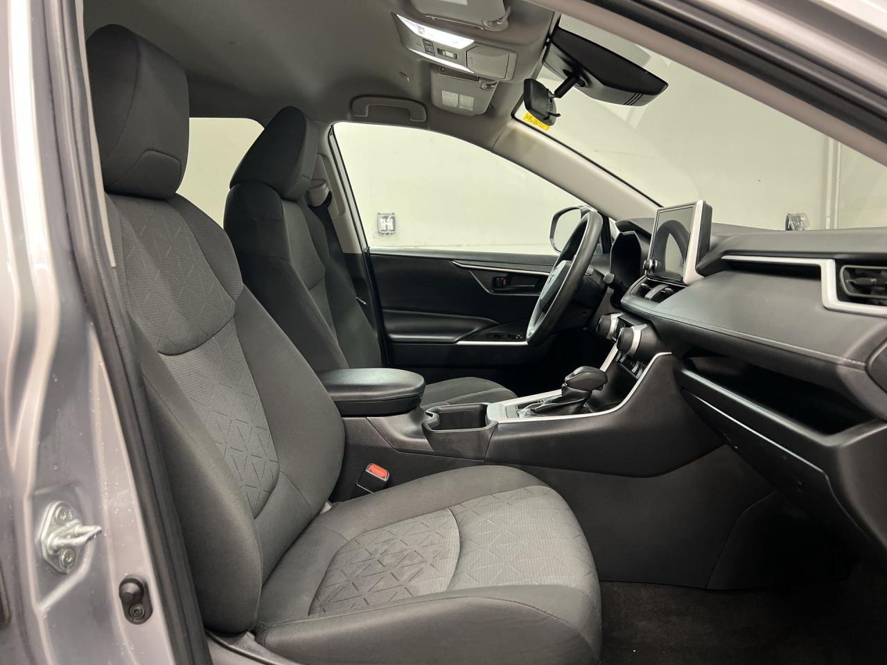 2023 Toyota RAV4 AWD | HEATED SEATS | CARPLAY | ADAPT. CRUISE | A/C Photo