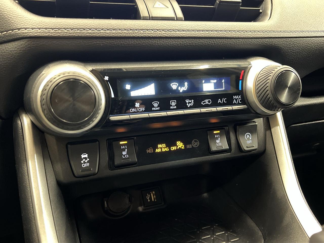 2023 Toyota RAV4 AWD | HEATED SEATS | CARPLAY | ADAPT. CRUISE | A/C Photo